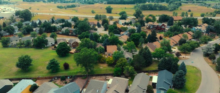 Trainwreck Balloon Boy 2025 1080p Web Dl Hin Eng X264 Aac 5 1 Esubs